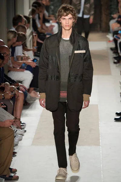 Look 30